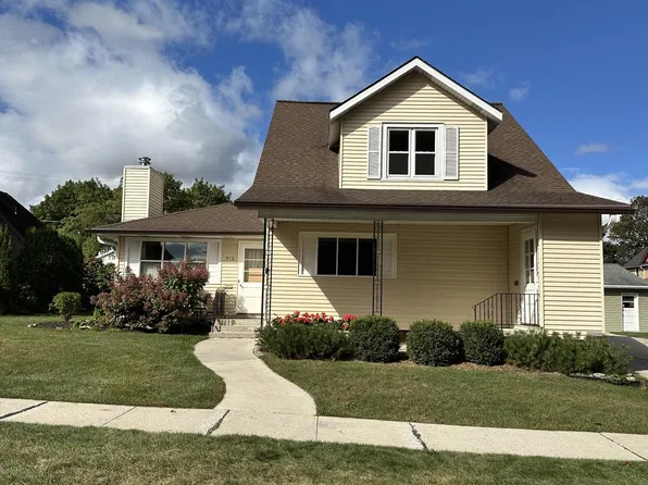 916 North 13th STREET, Manitowoc, WI 54220