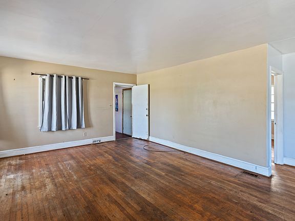 5th image of 224 Carolina Ave N #561