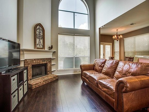 4th image of 2721 Thorncreek Ln