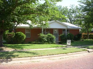 508 W Hamilton St, Olney, TX 76374