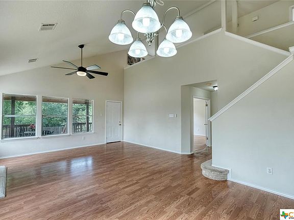 3rd image of 14600 Yora Dr