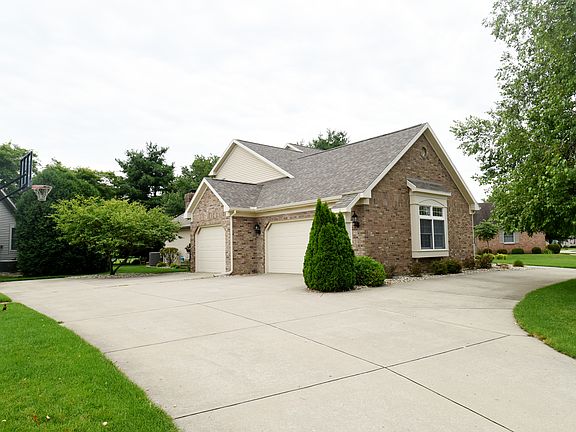 3rd image of 1502 Canton Dr