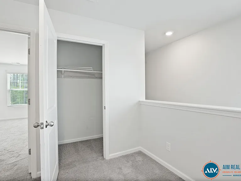127 Auditorium Rd — Photo 49