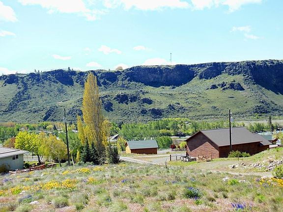 3rd image of 10670 Old Naches Hwy