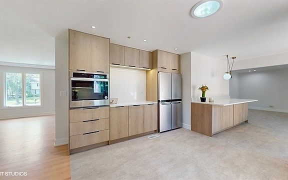 2nd image of 8473 Canterberry Dr