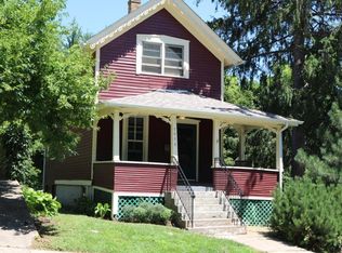 1616 Summit Ln, Davenport, IA 52803