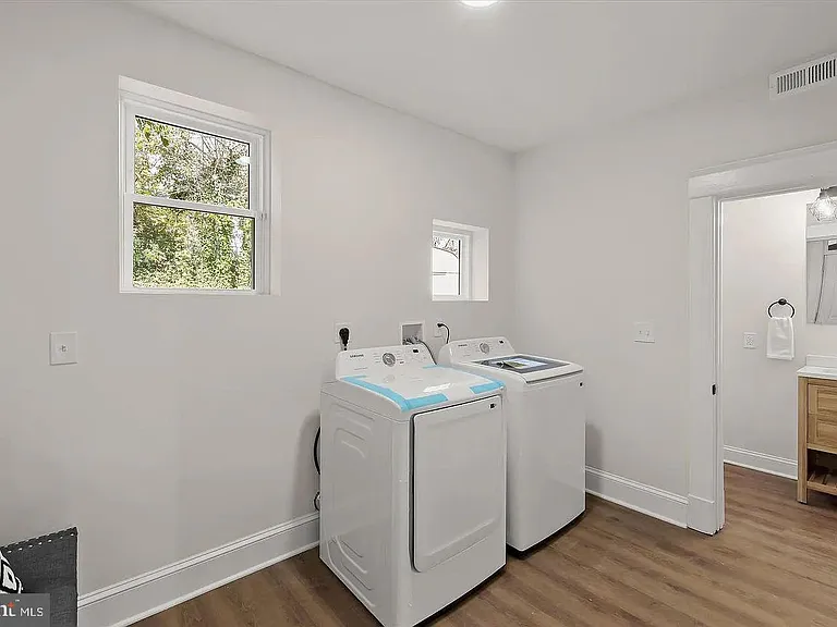 614 Stamford Rd — Photo 10