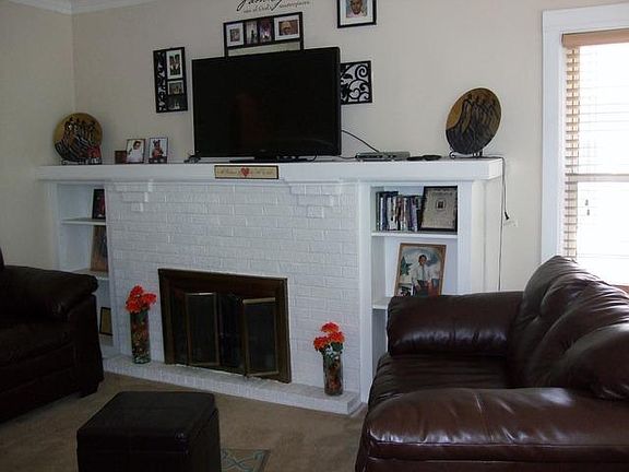 2nd image of 639 Elgin Ave APT 2