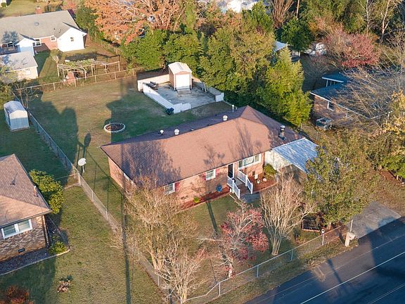 3rd image of 3424 Westmont Dr