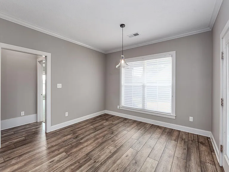 198 Moses Dr — Photo 10