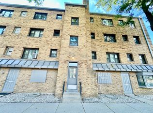 1555 Monroe Ave APT 2, River Forest, IL 60305
