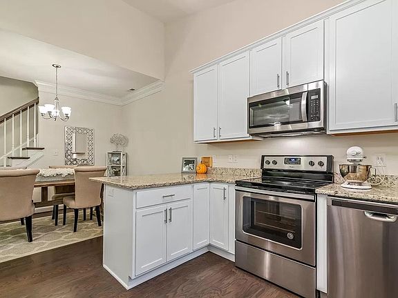 4th image of 5304 Beverly Ln