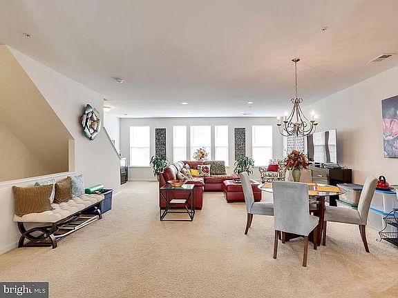 2nd image of 14800 Mason Creek Cir