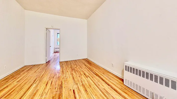 Rented by Bond New York | media 4