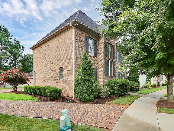 4th image of 1048 Belmont Village Dr