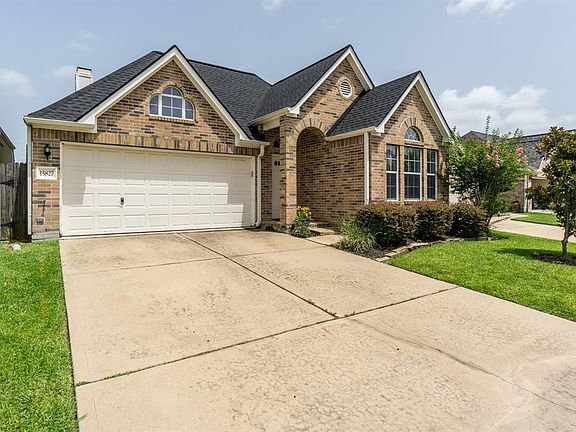 2nd image of 15827 Pleasant Green Cir