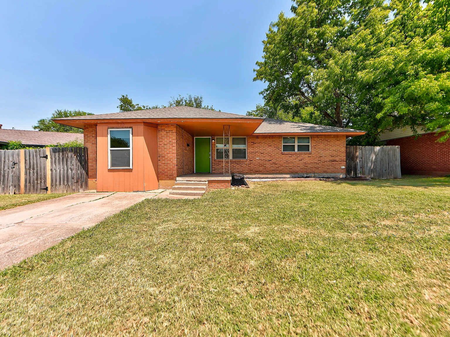 3 bed, 1226 sqft, $1,250 — Photo 1