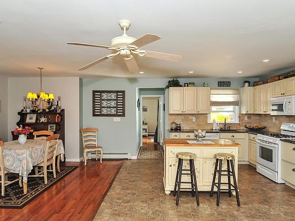 5th image of 30 Cedar Brook Dr