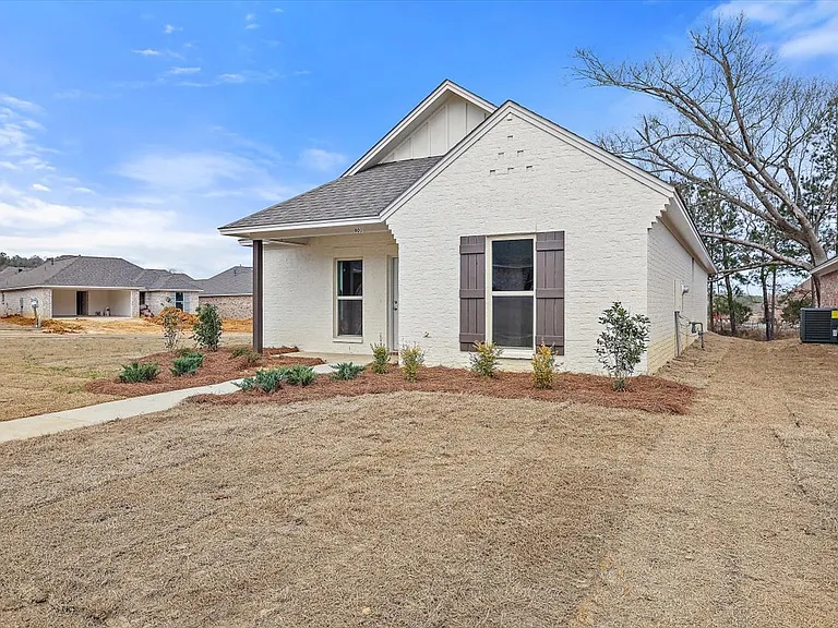 901 Gemstone Dr — Photo 2