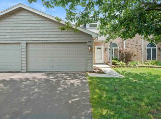 1886 Sycamore Ct, Crown Point, IN 46307