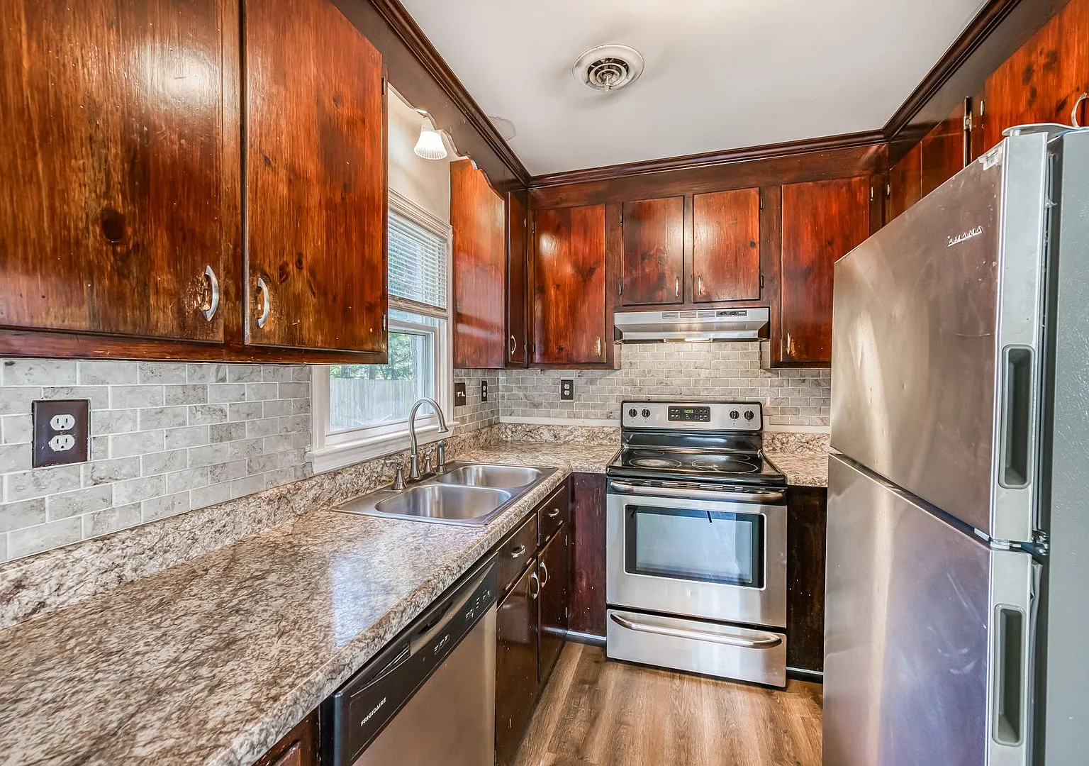3-Bedroom, 1.5-Bath North Chesterfield Ranch With Fenced Backyard, Deck & Double-Width Driveway $... — Photo 2