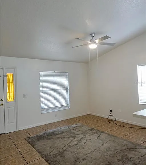 540 W Comstock Ave — Photo 20