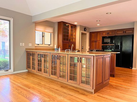 5th image of 62 Pinelake Dr