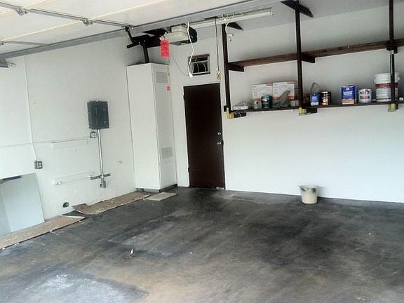 5th image of 6129 Longridge Ave