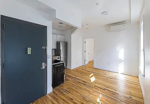 2nd image of 512 W 171st St #2B