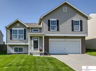 19712 X St, Omaha, NE 68135