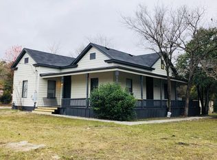 511 S Milam St, Seguin, TX 78155