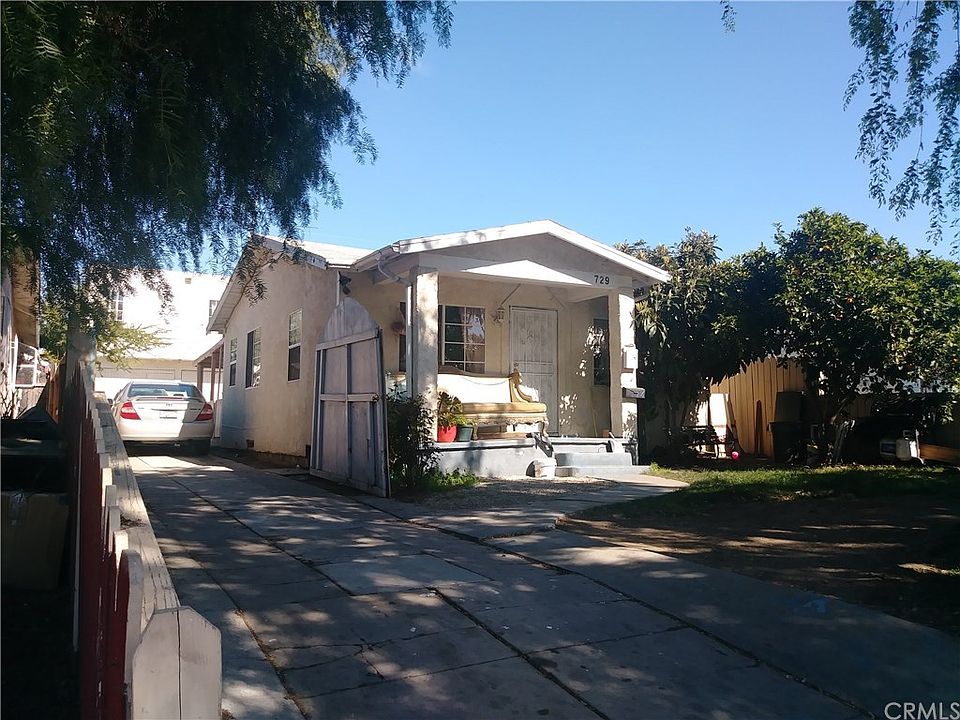 1st image of 729 E 67th St