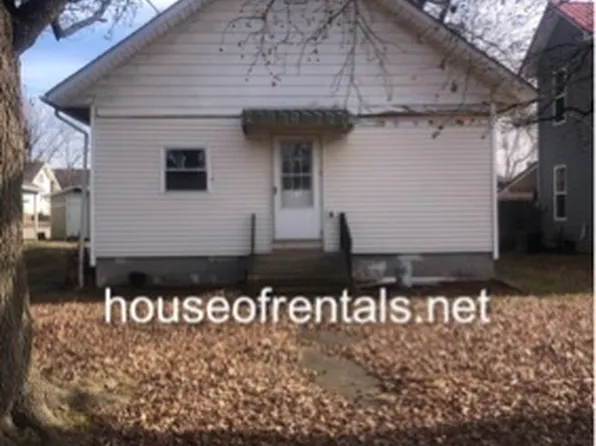 708 N 12th St, Herrin, IL 62948