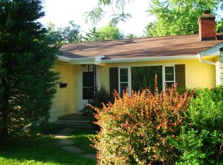 1932 Walnut Cir, Northbrook, IL 60062