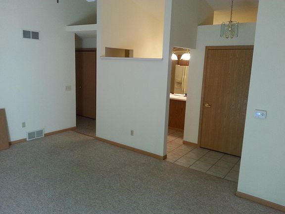 4th image of 5210 Paulson Ct APT 2