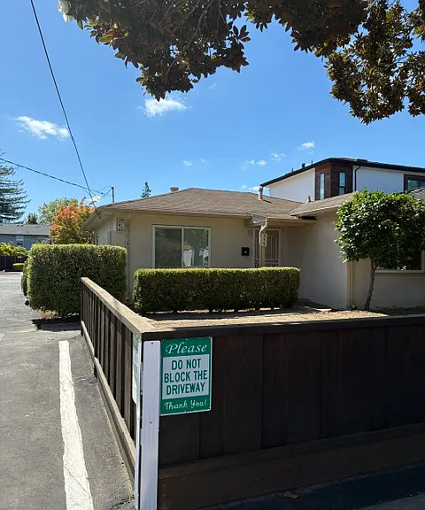 539 Chiquita Ave — Photo 31