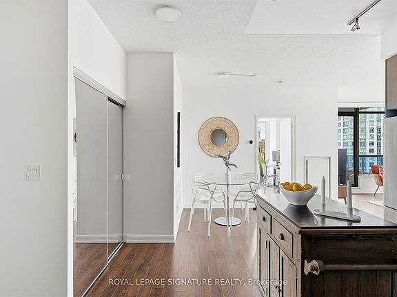 2nd image of 500 Sherbourne St #2009