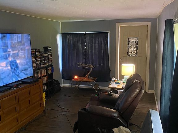 4th image of 2802 S Hackley St