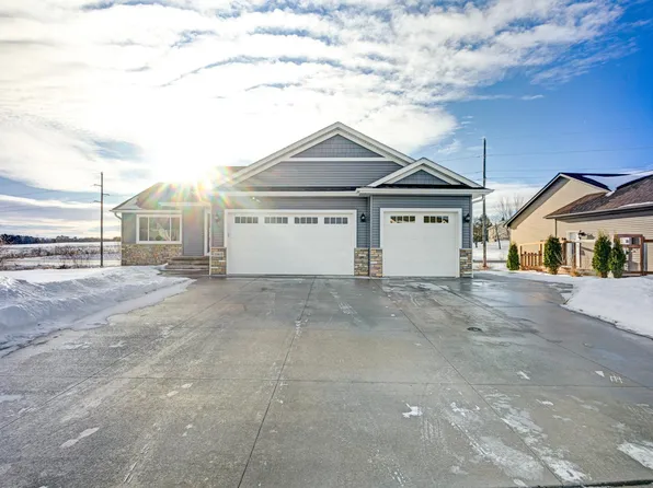 11411 Latham Ln, Chisago City, MN 55013