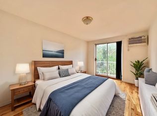 31-12 43rd St #2R, Astoria, NY 11103