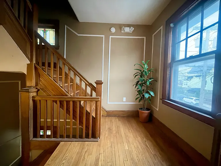 145 Maple St #2 — Photo 2