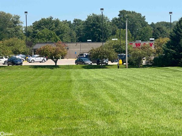 913 Lawrence Dr, Burlington, IA 52601