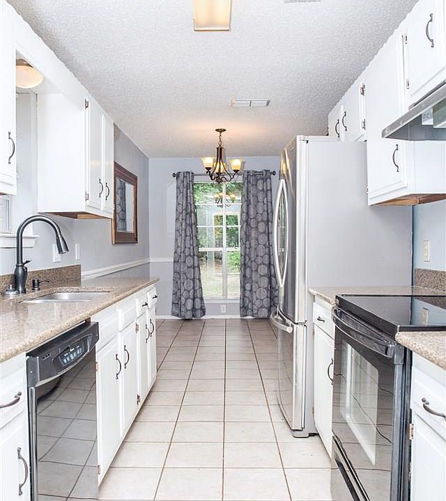 1st image of 1222 Horseshoe Dr