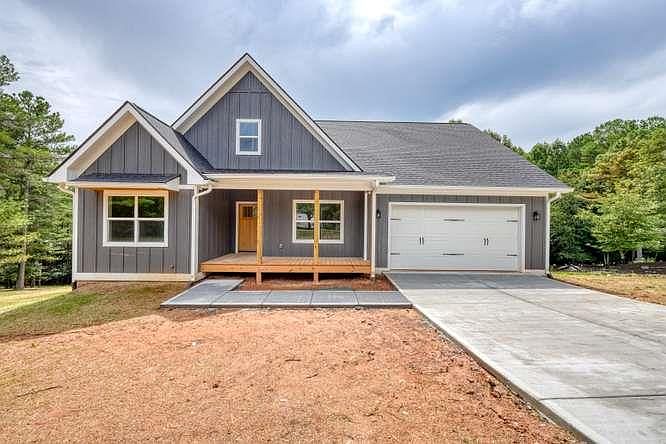 1st image of 162 Sweetwater Ln