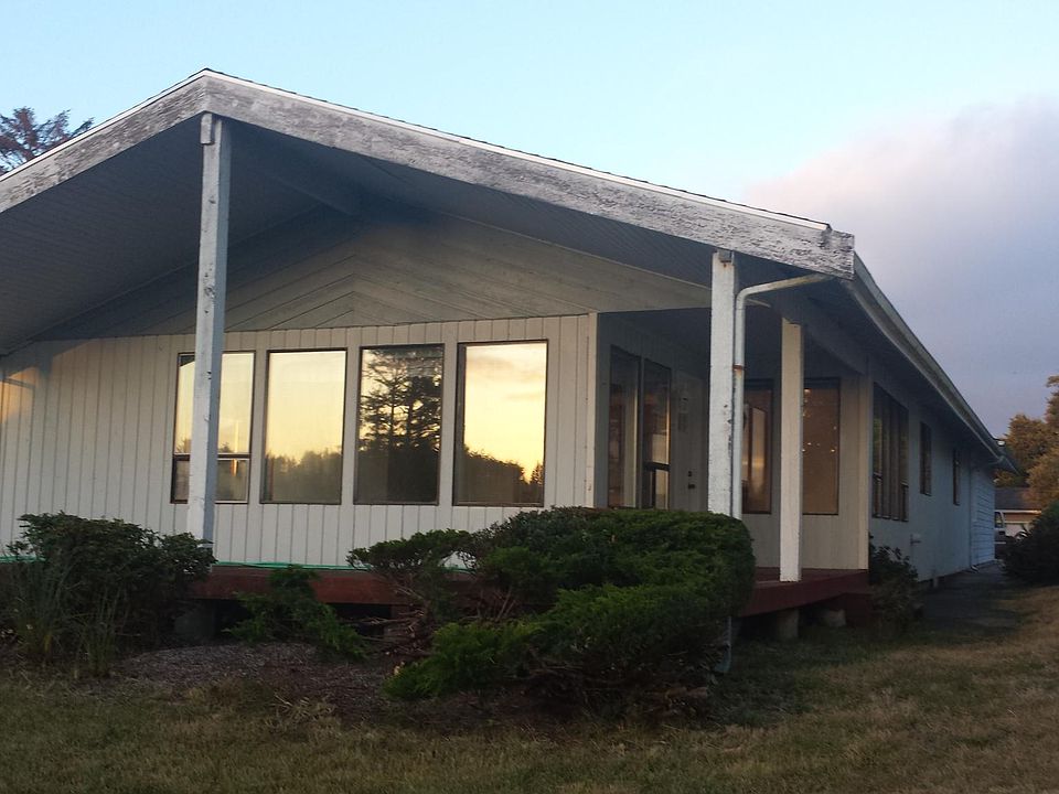 1st image of 401 Duck Lake Dr SE