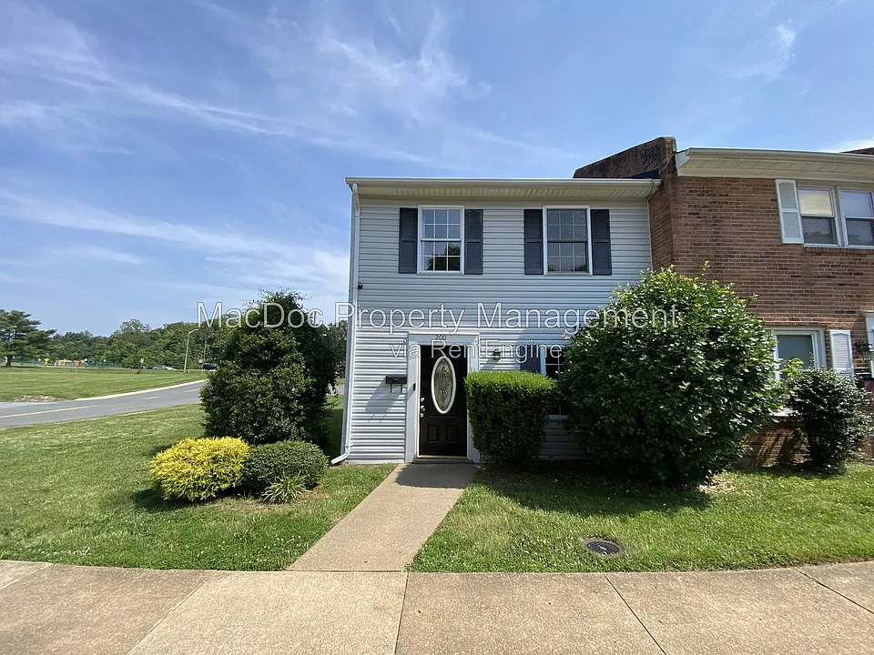 200 Brighton Sq