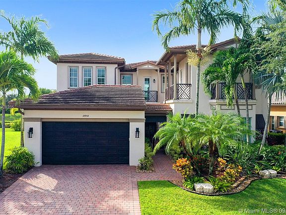 2nd image of 10950 NW 78th Pl