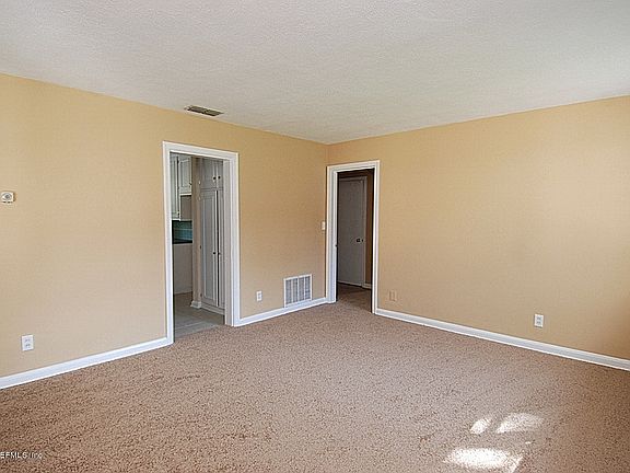 3rd image of 6555 Anvers Blvd S