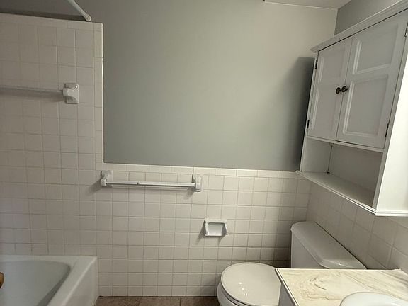 5th image of 8441 Robinson St #40-103