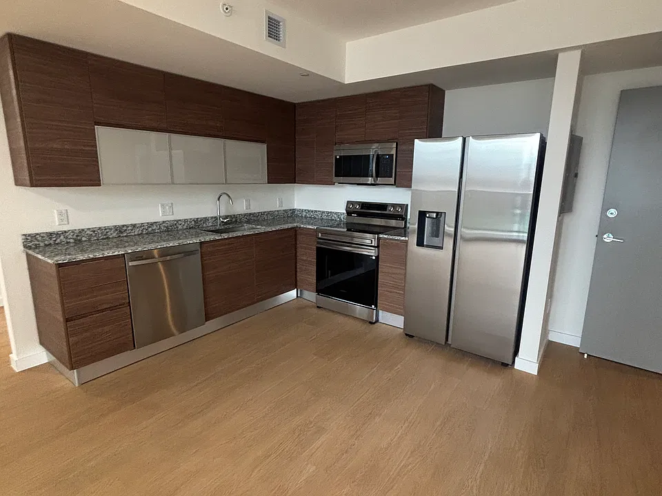 159 NE 6th St #2014